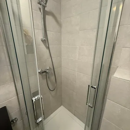 Lana With Private Parking 아파트 풀라