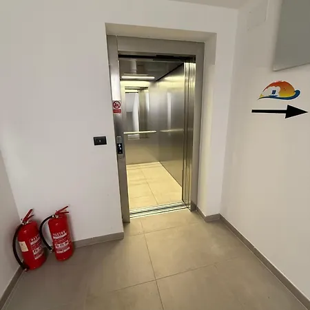 Apartment Lana With Private Parking