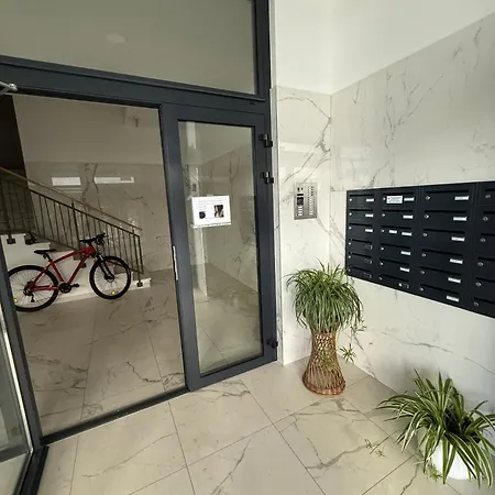 Lana With Private Parking Apartment *