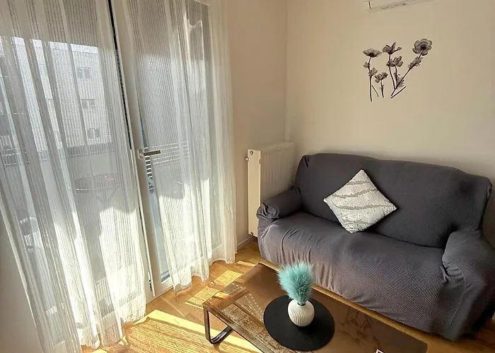 Appartamento Lana With Private Parking Pola