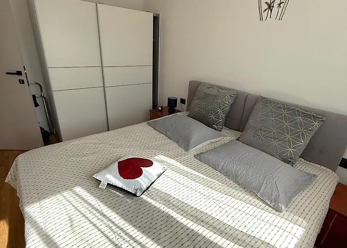 Appartamento Lana With Private Parking