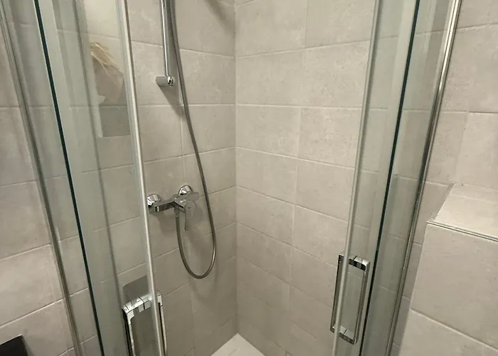 Lana With Private Parking Appartamento Pola